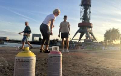 Amsterdam Bike Tour for Teenagers with Graffiti and Magnet Fishing