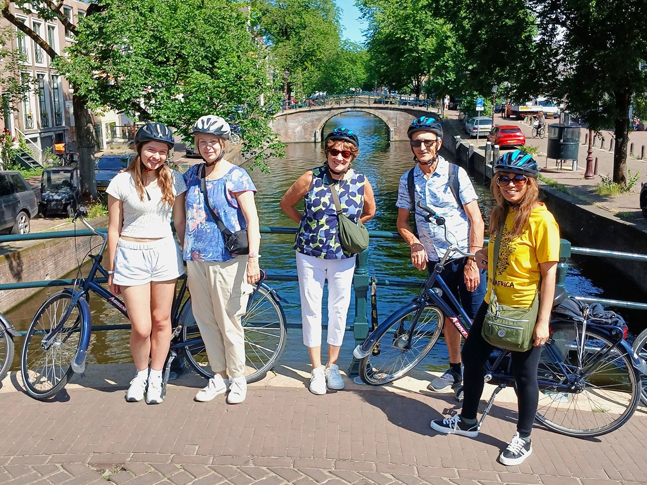 Amsterdam Essentials Bike Tour